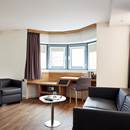 Suites Junior Hôtel Median Paris Porte de Versailles