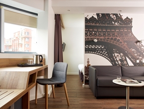 Suites Junior Hôtel Median Paris Porte de Versailles
