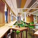 Salle de petit-déjeuner Hôtel Median Paris Porte de Versailles